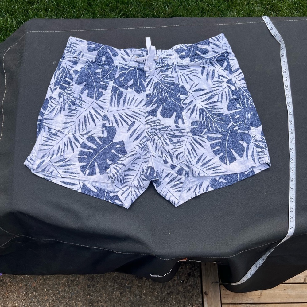 Women’s Nautica Blue Leaf Tropical Print Shorts